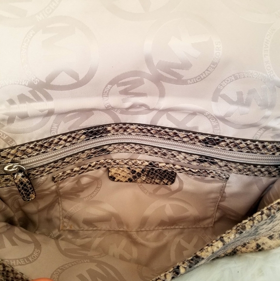 Michael Kors Collette Genuine Leather Clutch, Dark Sand snakeskin NWOT $228 - Picture 3 of 4